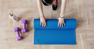 6 easy exercises to do whilst working from home | Dialogue (Global)